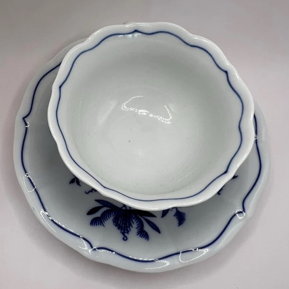 Zwiebelmuster Czech Blue & White Teacup and Saucer – Bohemia Porcelain – Vtg - Picture 5 of 9